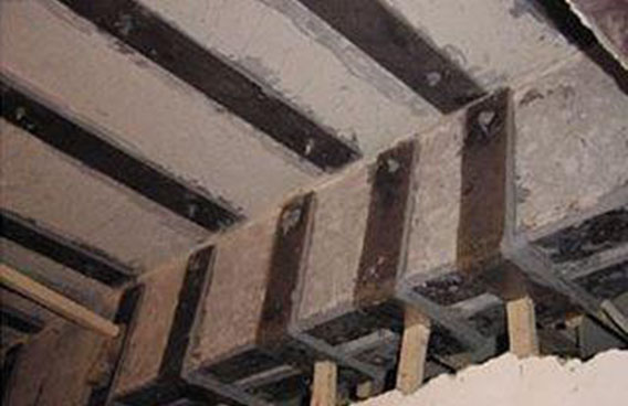 女性也是頂梁柱，建筑梁加固用粘鋼加固