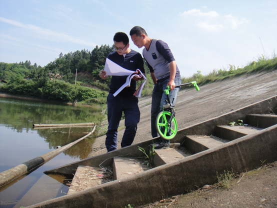 岳陽審計(jì)關(guān)注水庫加固，加固水庫就用碳纖維布