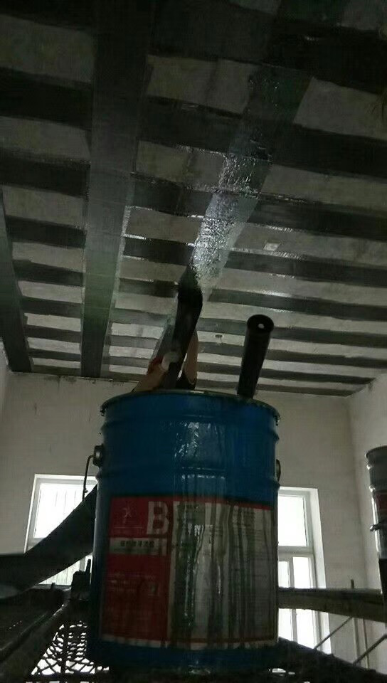 屋頂漏雨，為何不用丙綸而用碳纖維布加固？